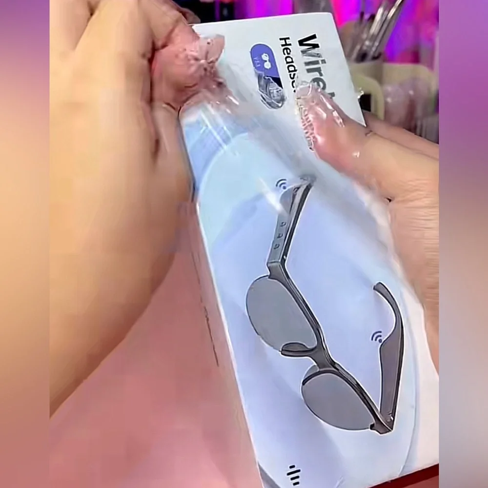 Black Wireless Headset Glasses 👓 as seen on Tik Tok New In Box 🗃️